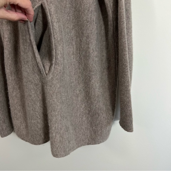 Garnet Hill Cashmere Wool Blend Oversized Turtleneck Sweater Light Mocha L - Picture 6 of 14